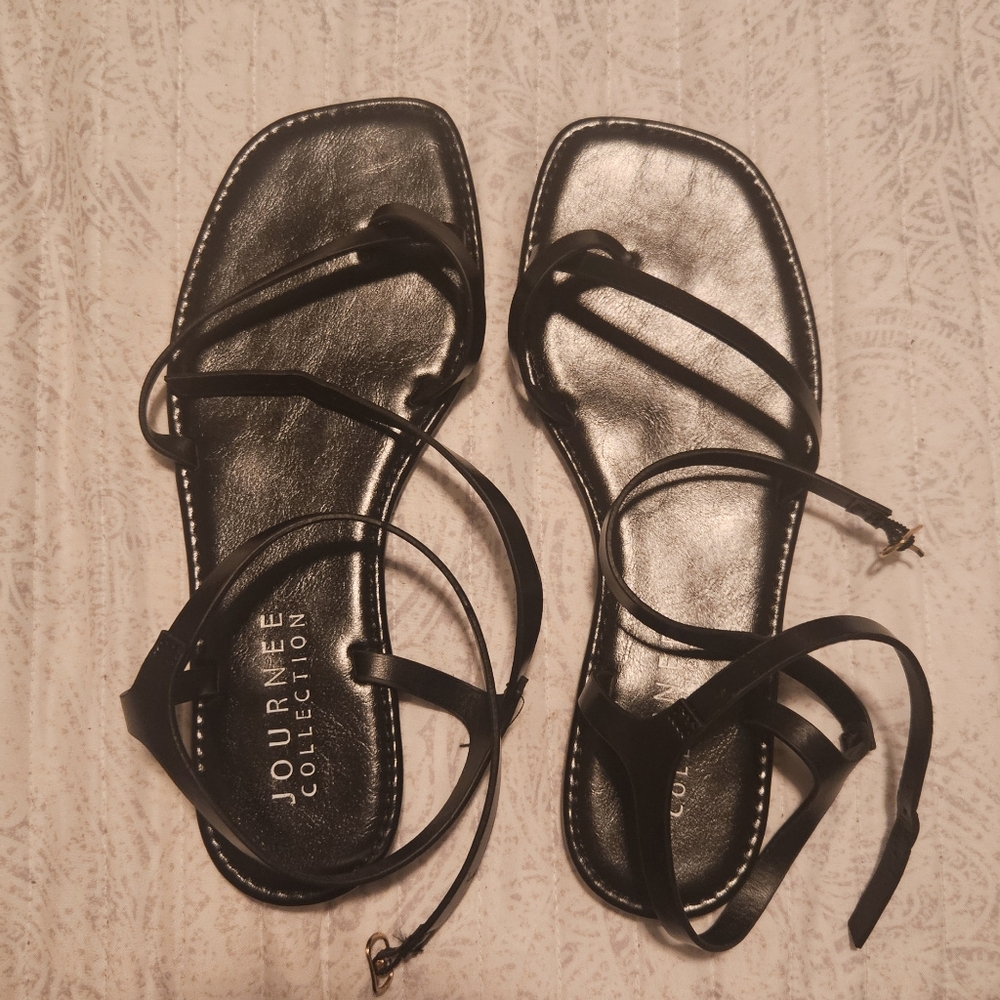 Journee Charra Sandal